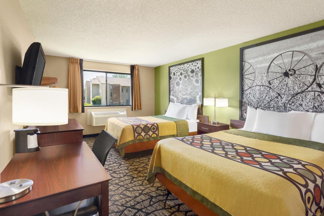 Hotel Super 8 By Wyndham Ankeny/Des Moines Area Exterior foto